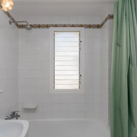 9b Allyson Apartment Estepona